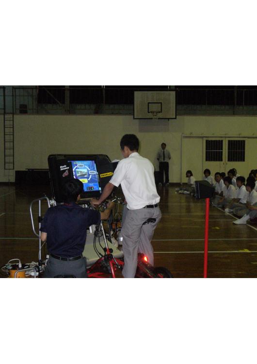 自転車シュミレーターの様子